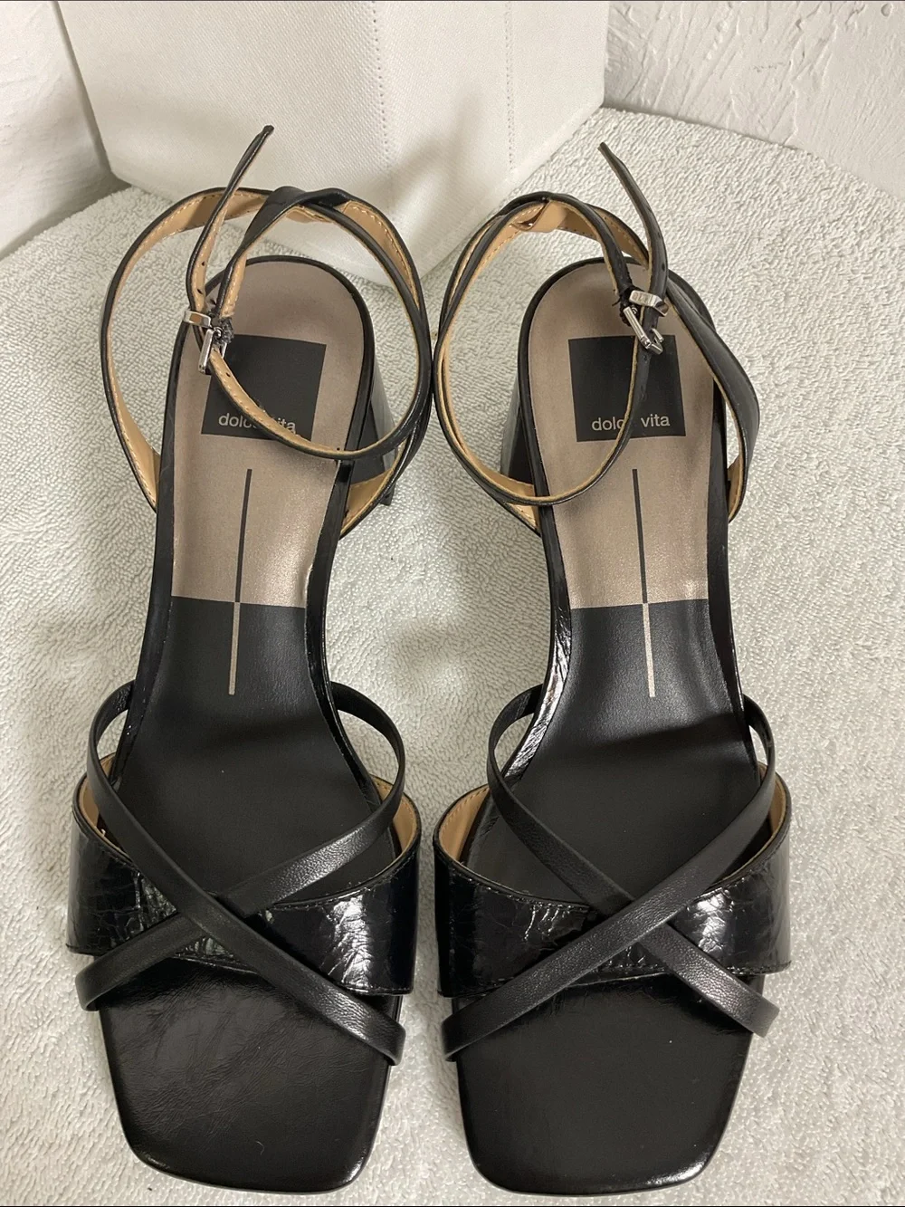 Dolce Vita Becki Black Crinkle Patent Strappy Block Heel Sandal Size 7.5 NWOT